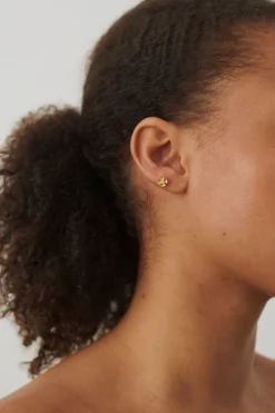 Pernille Corydon Øreringe^Anemone Helix Piercing